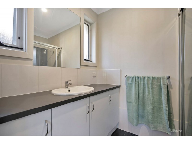27 Dyson Street, Evanston SA 5116