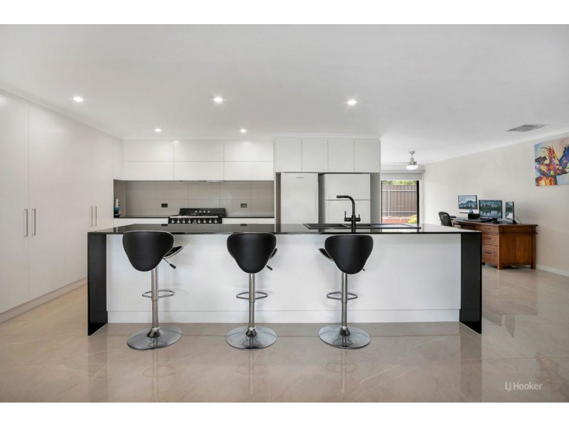 33 Stithians Drive, Gawler East SA 5118