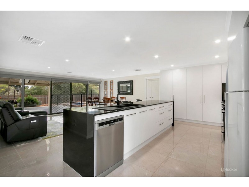 33 Stithians Drive, Gawler East SA 5118