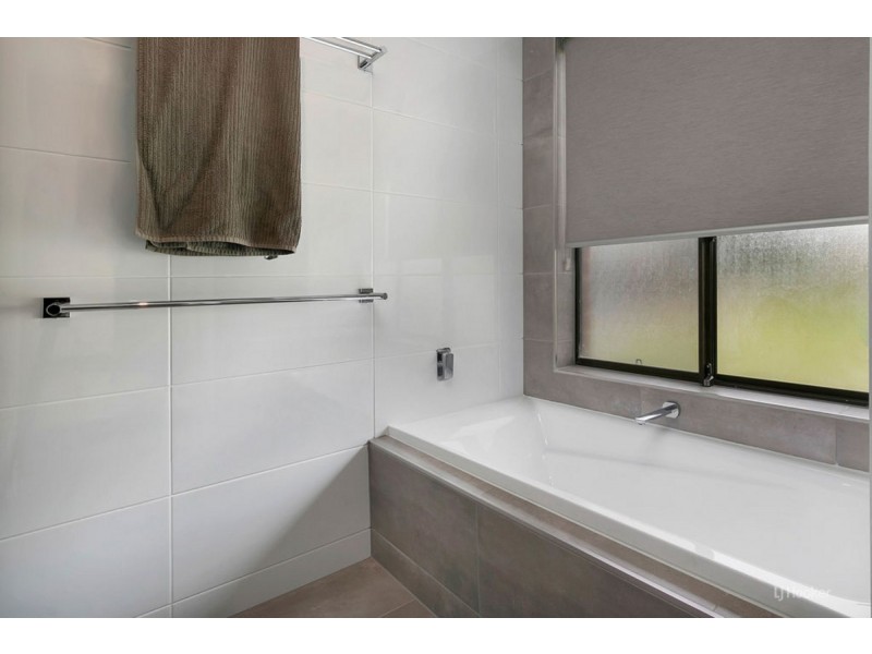 33 Stithians Drive, Gawler East SA 5118