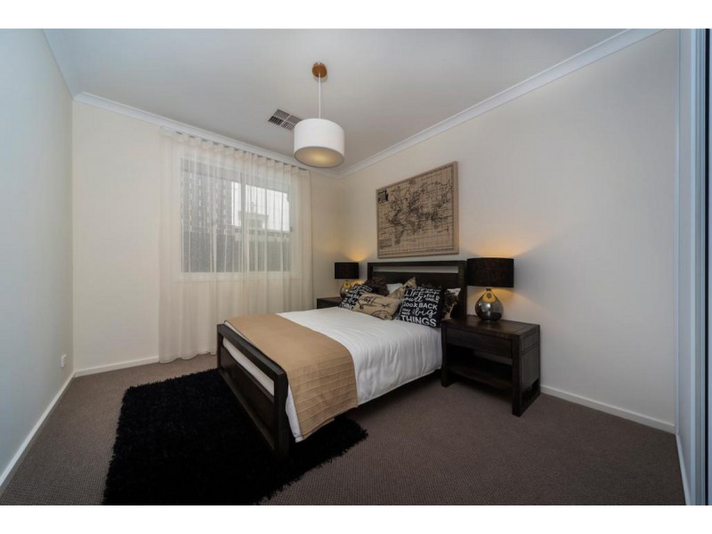 16 Isaacs Way, Evanston South SA 5116