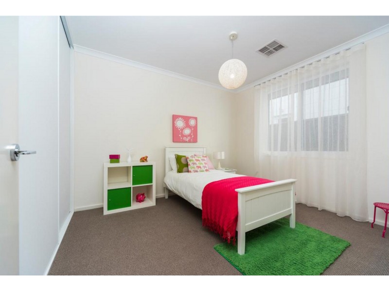 16 Isaacs Way, Evanston South SA 5116