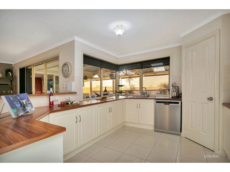 10 Greaves Court, Evanston Park SA 5116