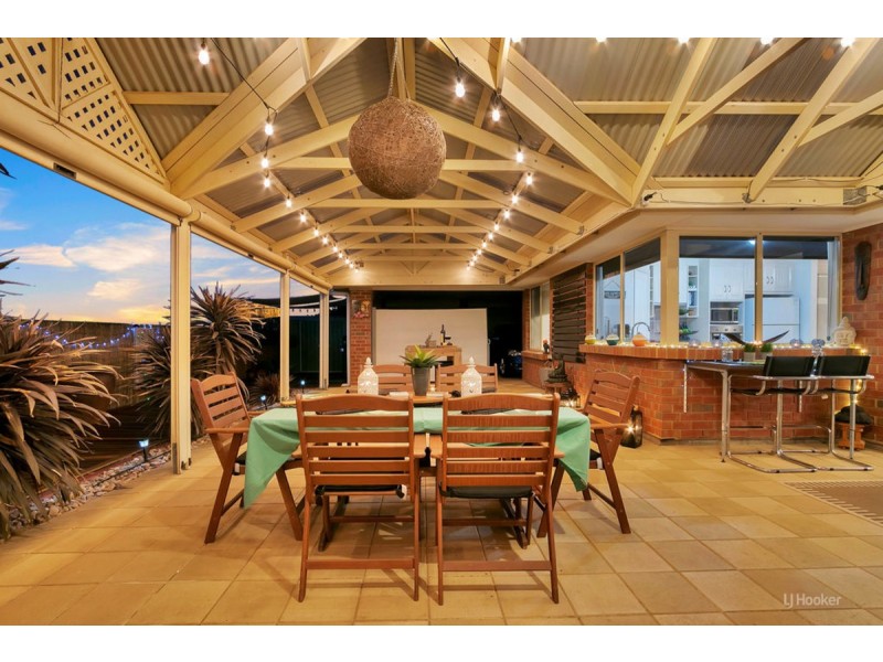 10 Greaves Court, Evanston Park SA 5116