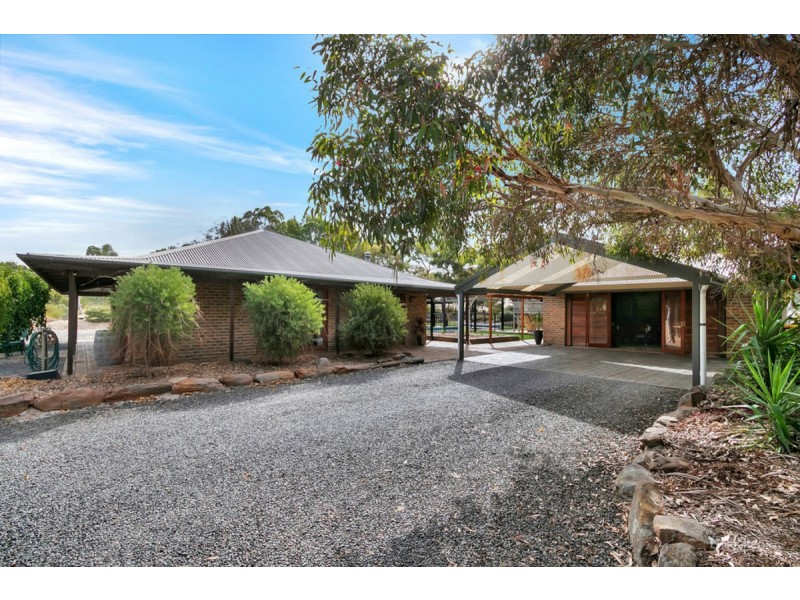 16 Austin Crescent, Cockatoo Valley SA 5351