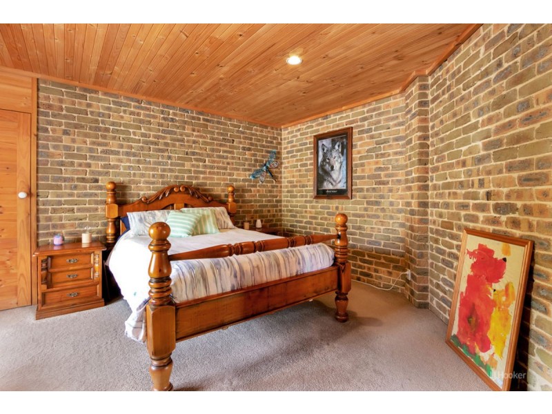 16 Austin Crescent, Cockatoo Valley SA 5351