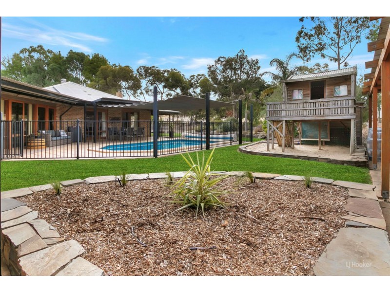 16 Austin Crescent, Cockatoo Valley SA 5351