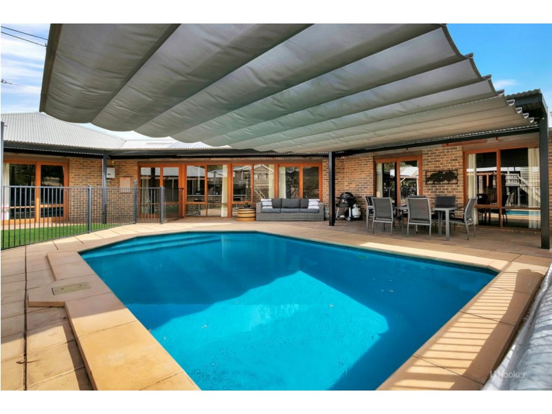 16 Austin Crescent, Cockatoo Valley SA 5351