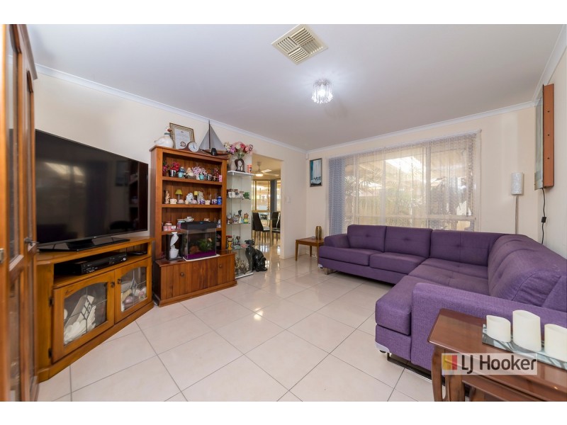 164 President Avenue, Andrews Farm SA 5114