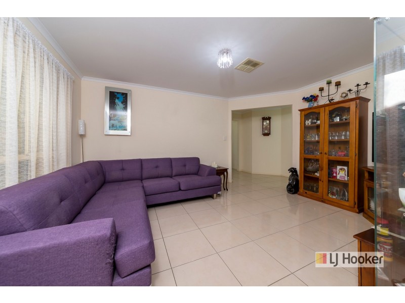 164 President Avenue, Andrews Farm SA 5114