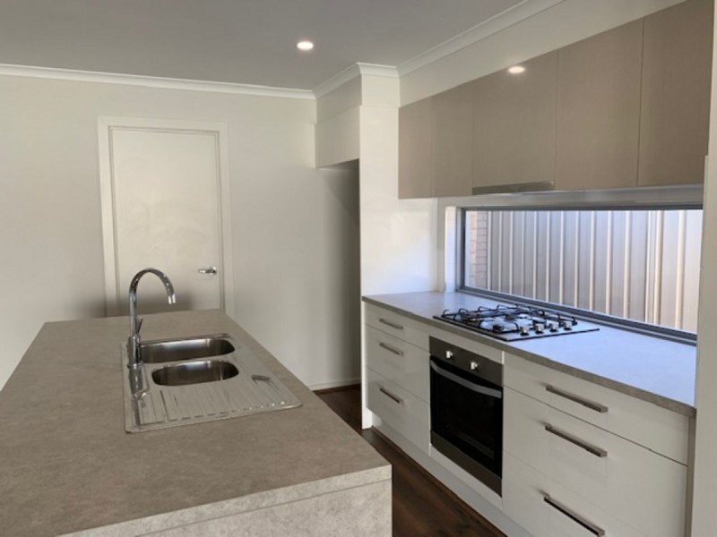 10 Costa Street, Munno Para West SA 5115