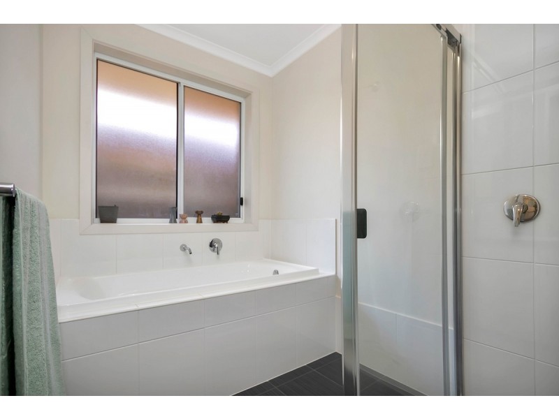 27 Dyson Street, Evanston SA 5116