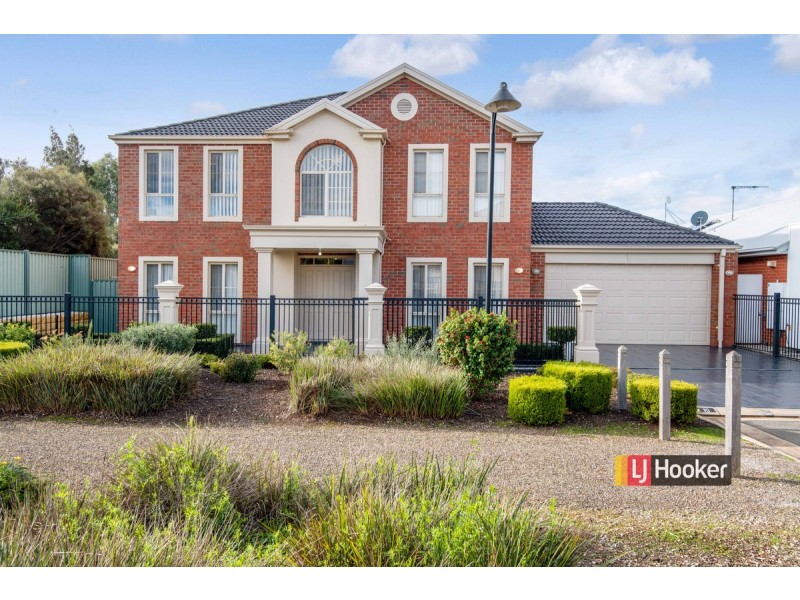 10 Chapman Court, Mawson Lakes SA 5095