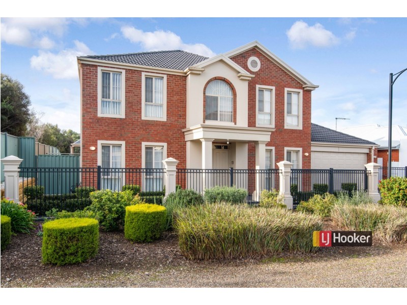10 Chapman Court, Mawson Lakes SA 5095