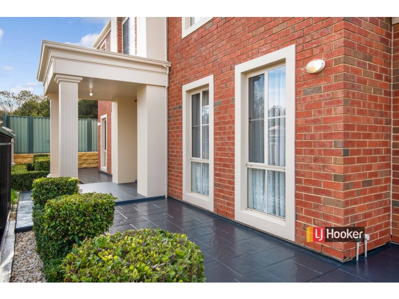 10 Chapman Court, Mawson Lakes SA 5095