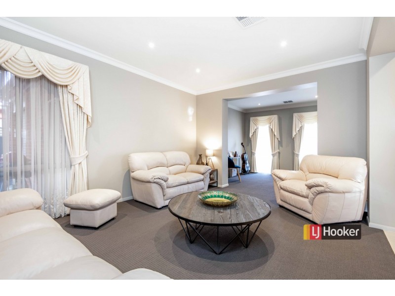 10 Chapman Court, Mawson Lakes SA 5095