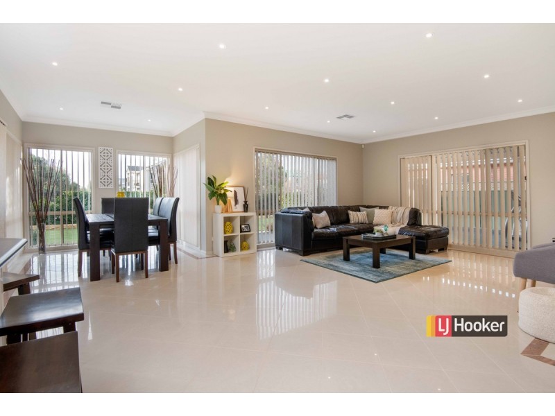 10 Chapman Court, Mawson Lakes SA 5095