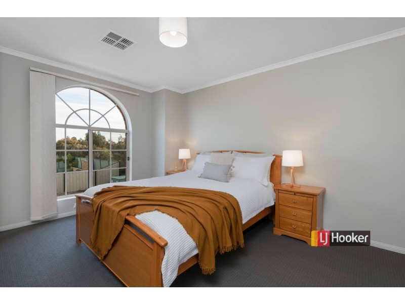 10 Chapman Court, Mawson Lakes SA 5095