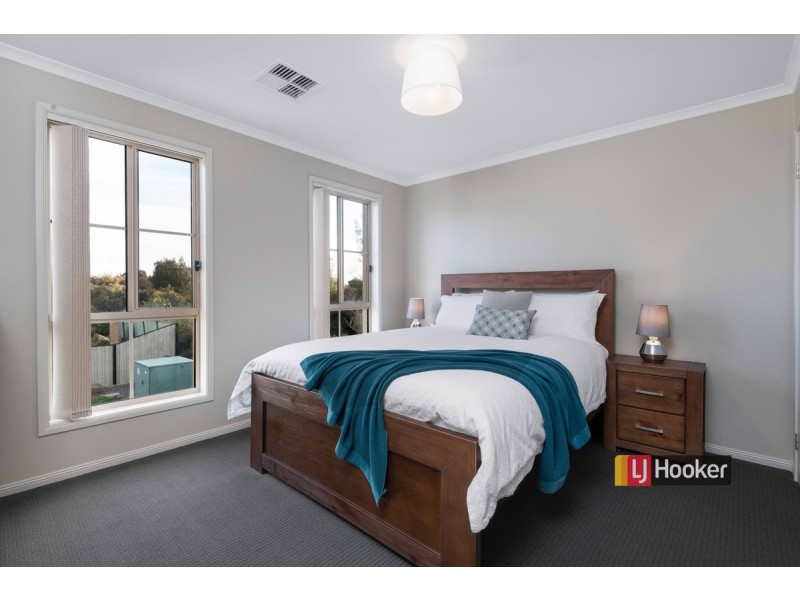 10 Chapman Court, Mawson Lakes SA 5095
