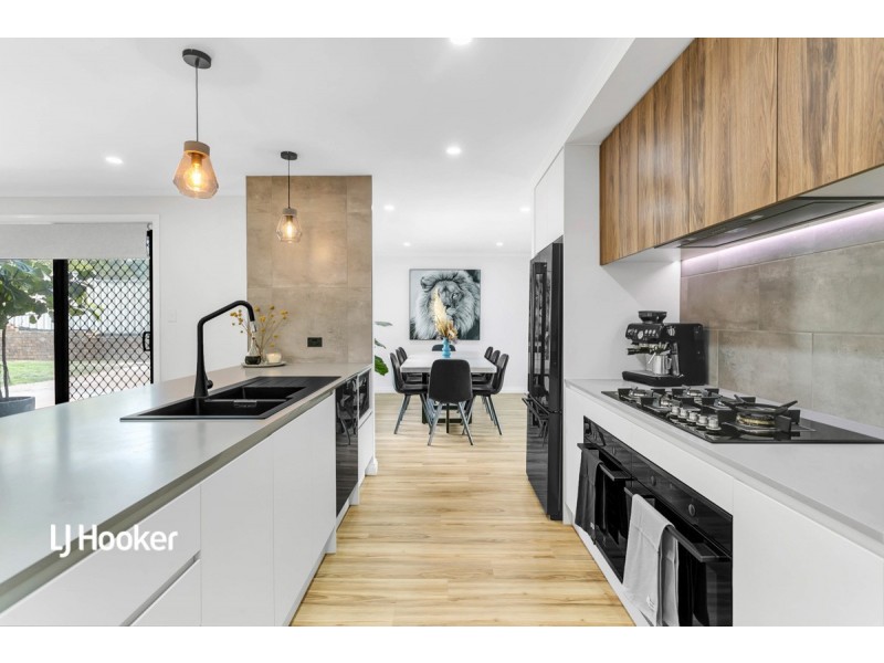 9 Kosmina Crescent, Hillbank SA 5112