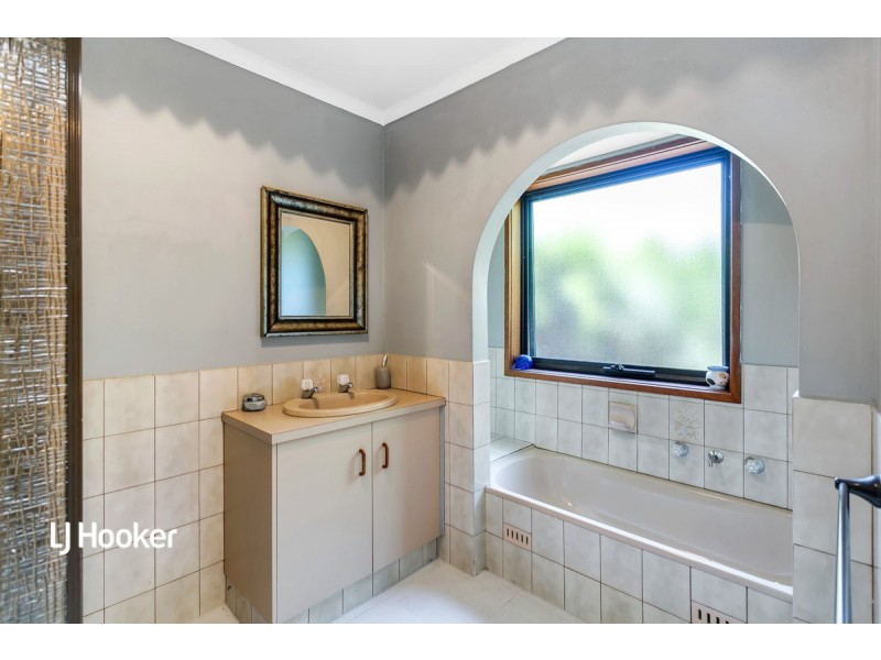 3 Pink Gum Drive, Cockatoo Valley SA 5351