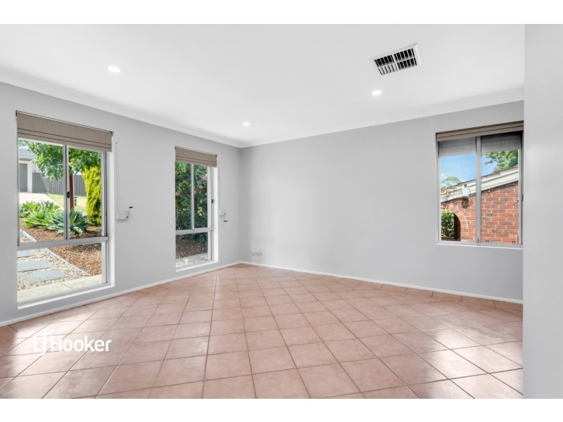 42 Minnamurra Drive, Redwood Park SA 5097