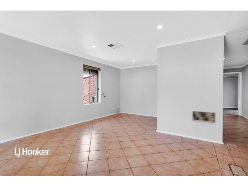 42 Minnamurra Drive, Redwood Park SA 5097