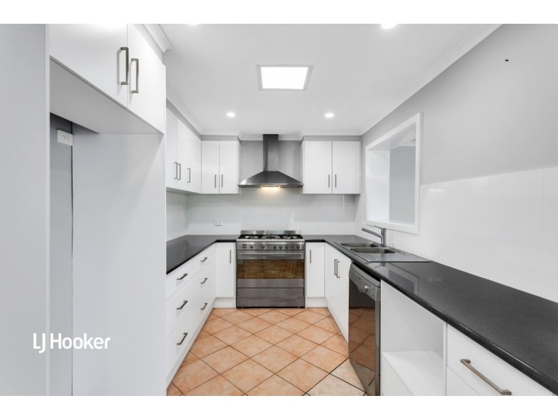 42 Minnamurra Drive, Redwood Park SA 5097