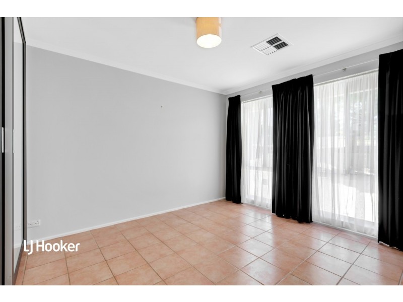 42 Minnamurra Drive, Redwood Park SA 5097