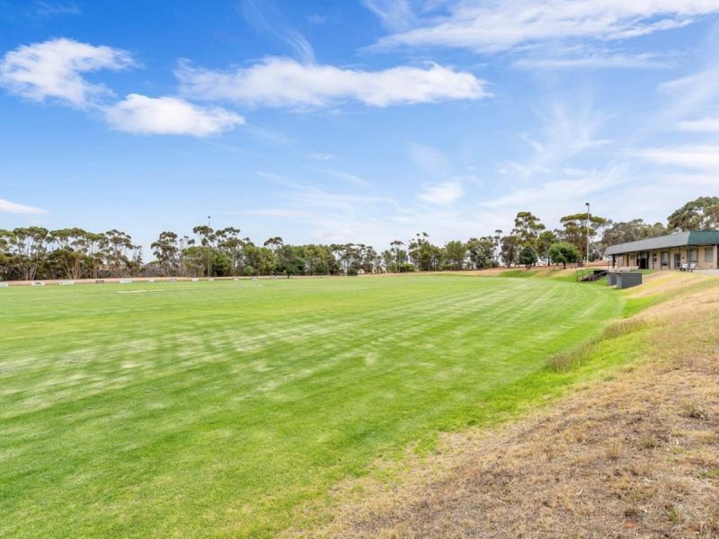 8 Baker Road, Hamley Bridge SA 5401