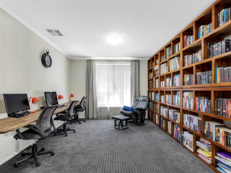 15 Leane Avenue, Ridgehaven SA 5097