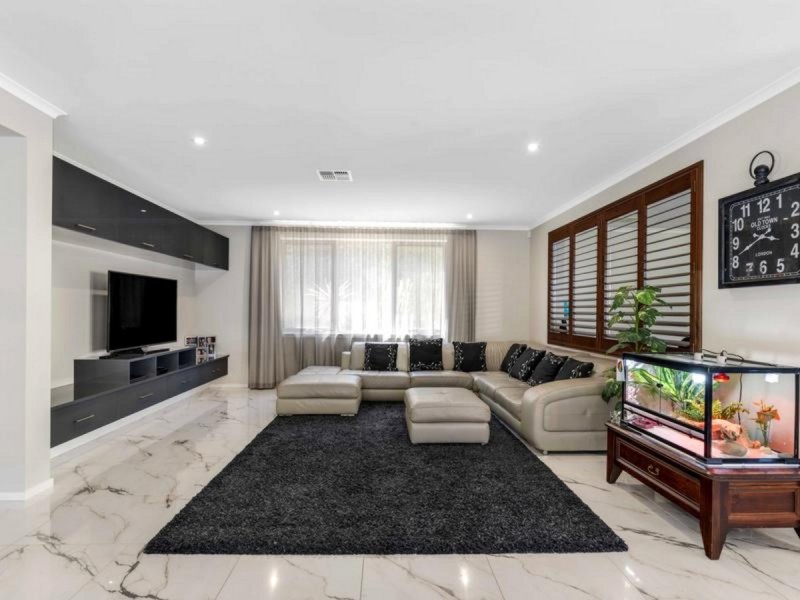 15 Leane Avenue, Ridgehaven SA 5097