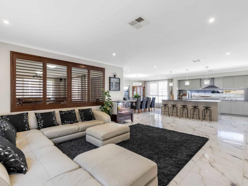 15 Leane Avenue, Ridgehaven SA 5097
