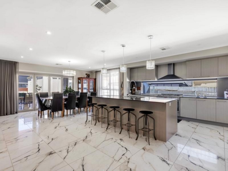 15 Leane Avenue, Ridgehaven SA 5097