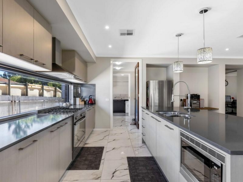 15 Leane Avenue, Ridgehaven SA 5097