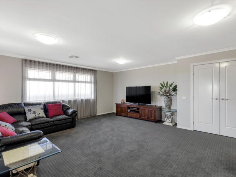 15 Leane Avenue, Ridgehaven SA 5097