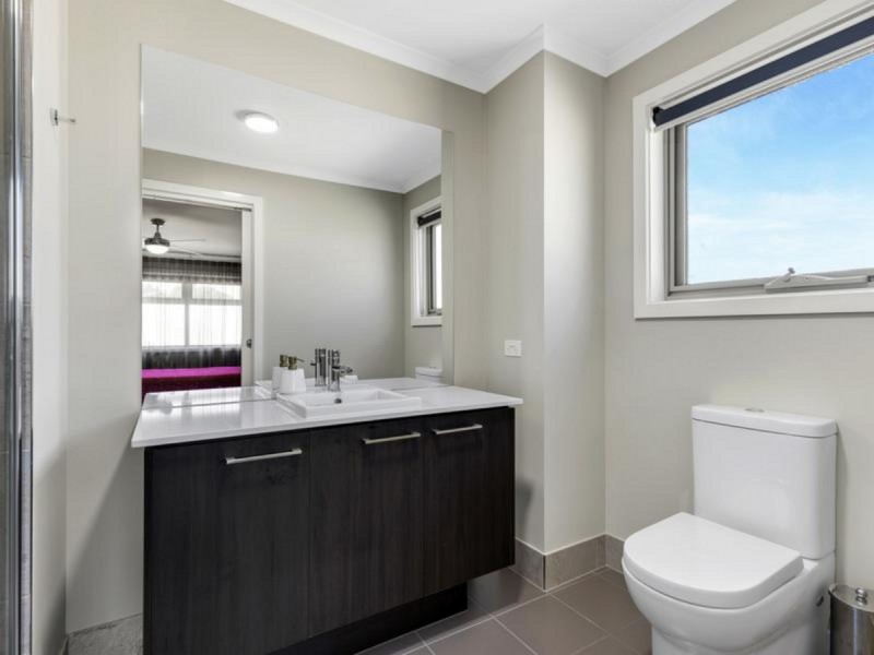 15 Leane Avenue, Ridgehaven SA 5097