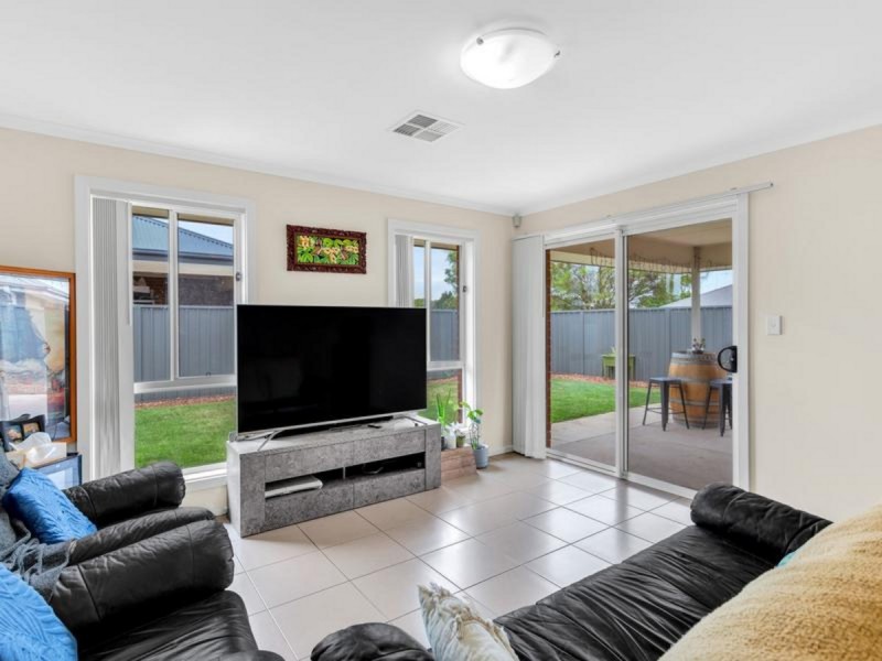 7 Days Drive, Munno Para West SA 5115