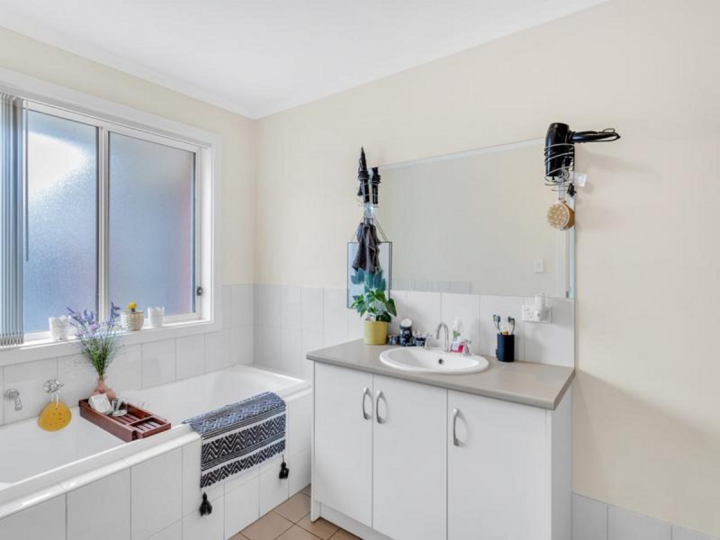 7 Days Drive, Munno Para West SA 5115