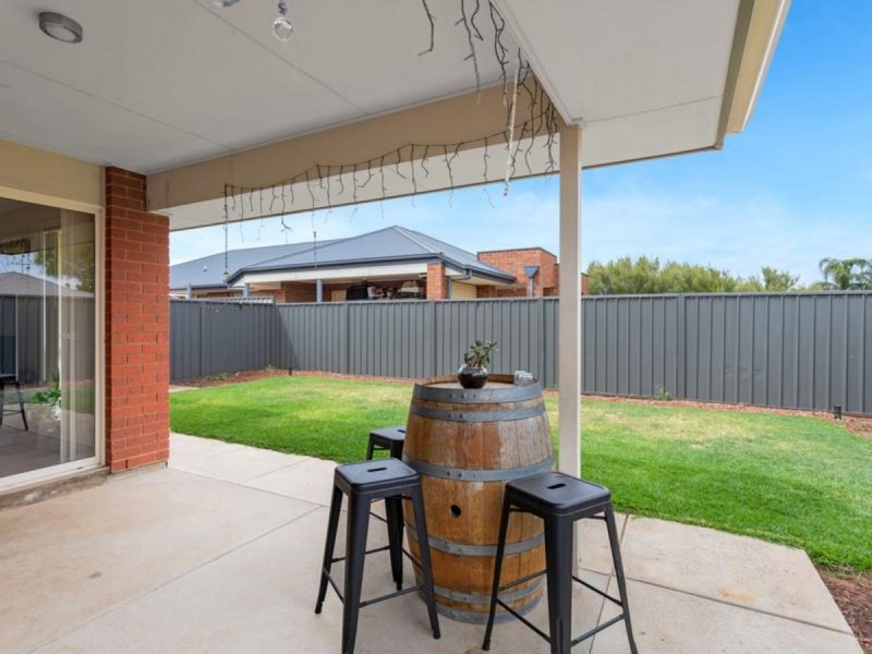 7 Days Drive, Munno Para West SA 5115