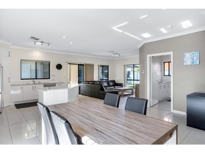 198 Sanctuary Drive, Mawson Lakes SA 5095