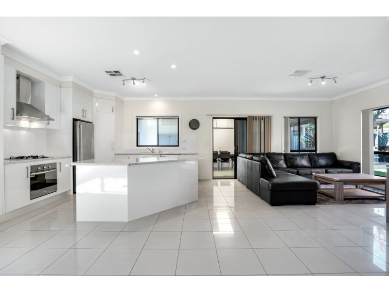 198 Sanctuary Drive, Mawson Lakes SA 5095