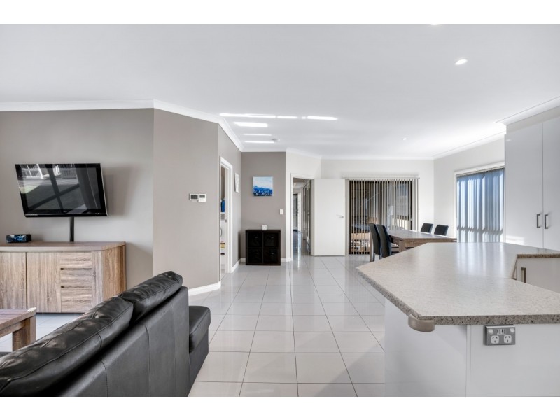 198 Sanctuary Drive, Mawson Lakes SA 5095