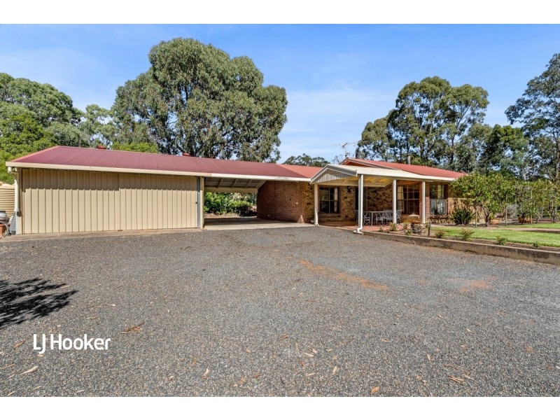24 Adams Road, Williamstown SA 5351