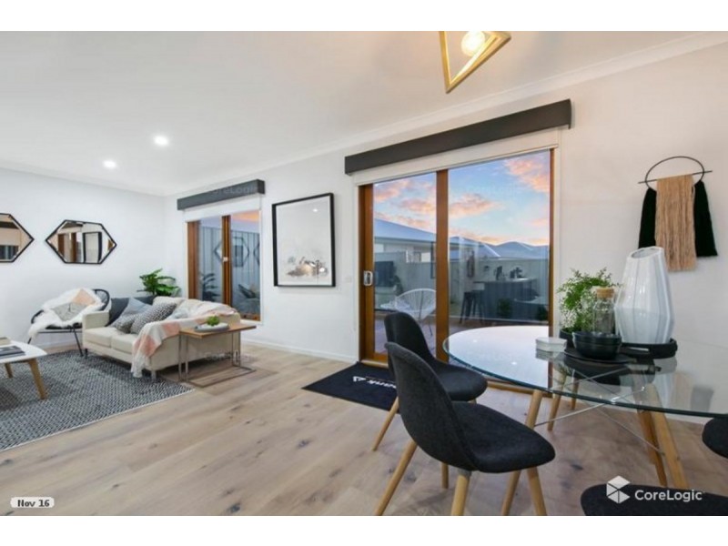 60 Vista Parade, Seaford Heights SA 5169