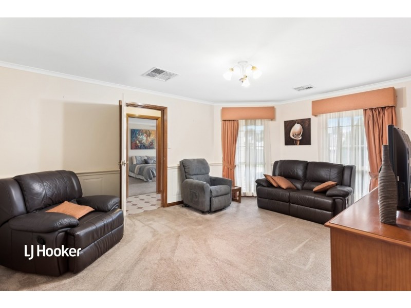 11 Maxlay Road, Modbury Heights SA 5092