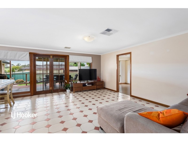 11 Maxlay Road, Modbury Heights SA 5092