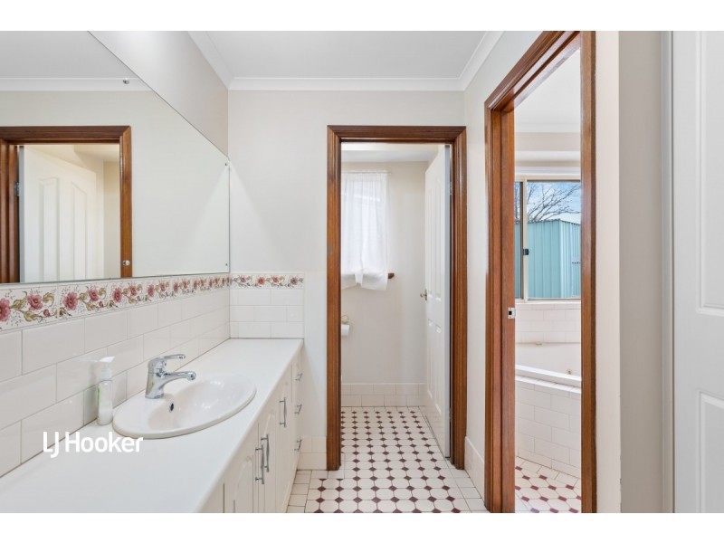 11 Maxlay Road, Modbury Heights SA 5092