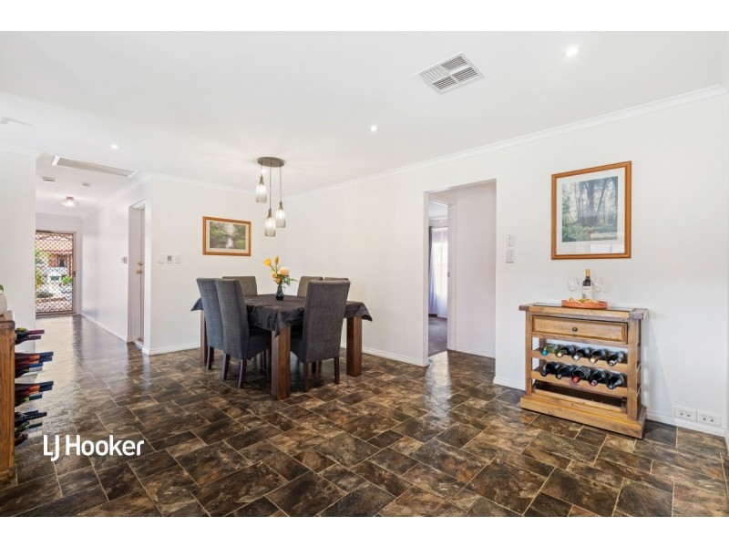 6 Taunton Crescent, Craigmore SA 5114