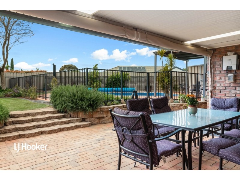 6 Taunton Crescent, Craigmore SA 5114